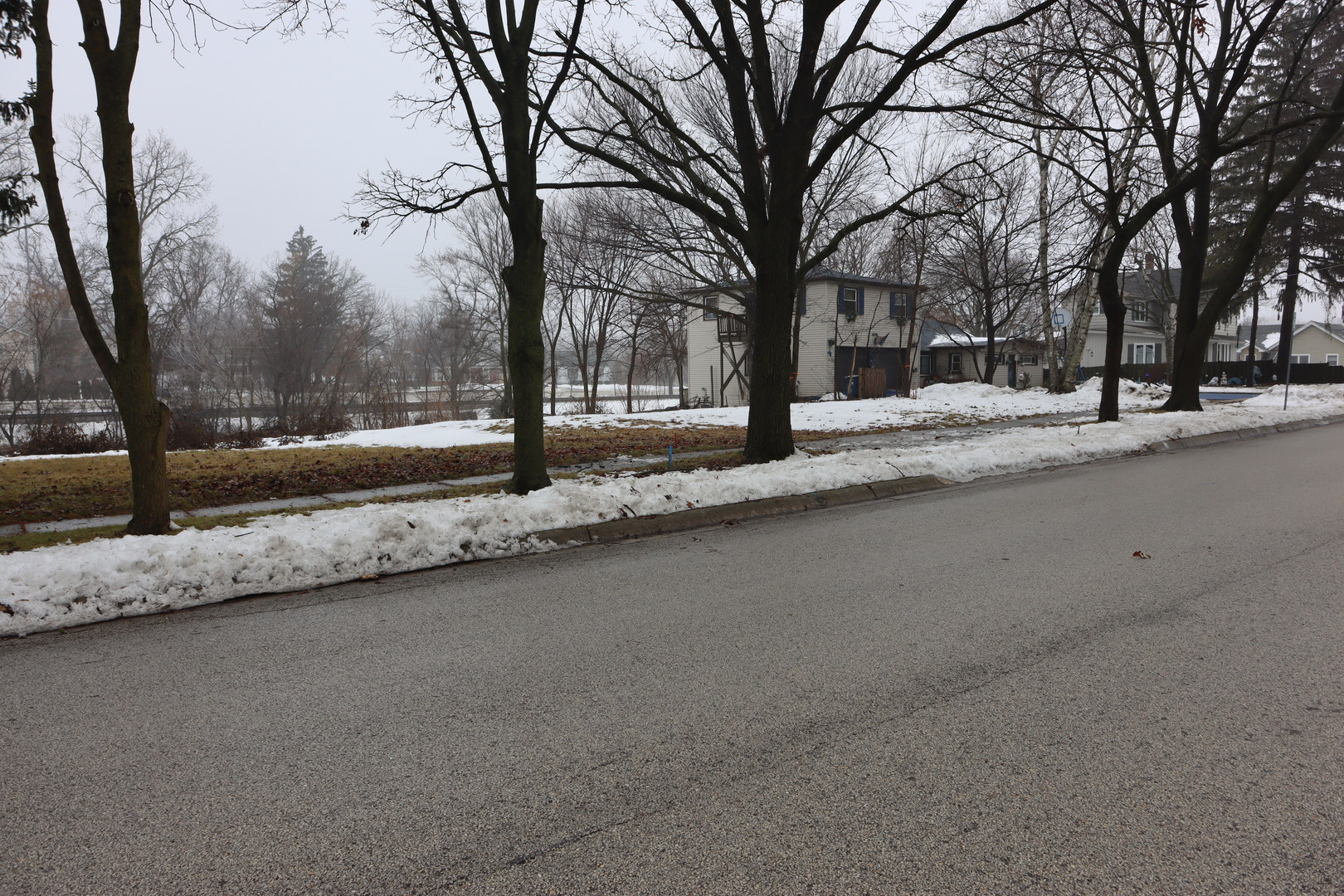 403 W Oneida Avenue Property Photo 4