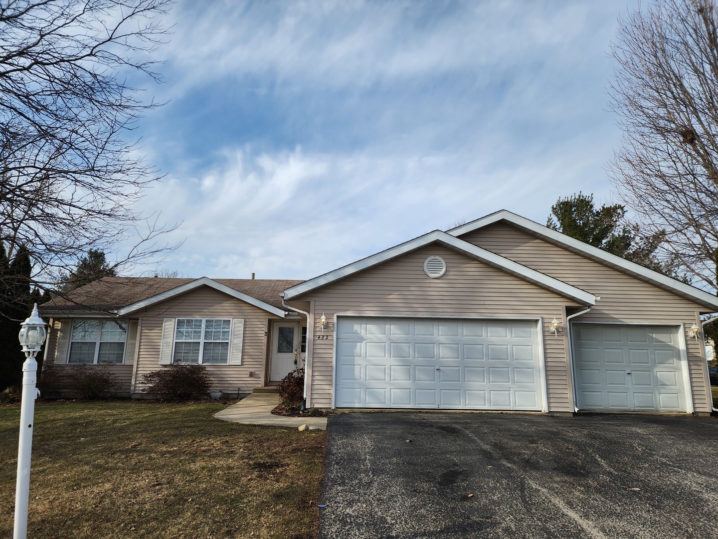 482 University Drive Property Photo 1