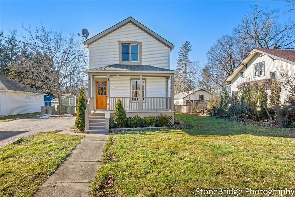 817 Clay Street Property Photo 1
