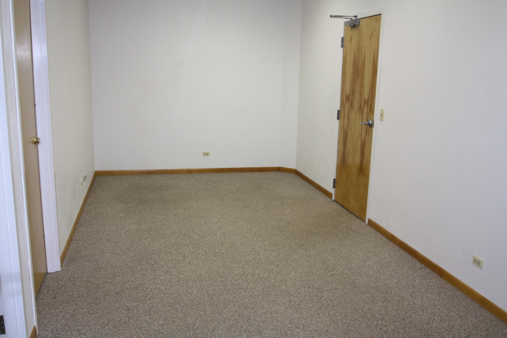 115 Commerce Drive Property Photo 5