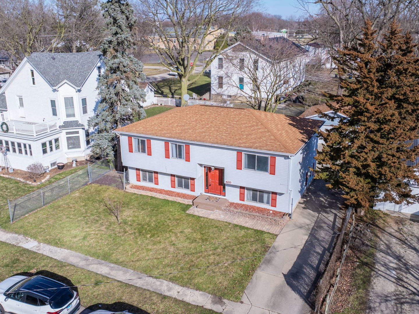 433 N Gage Street Property Photo 1
