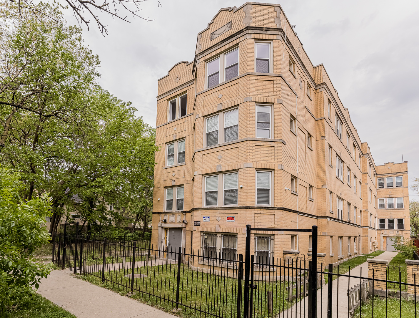 19 N Pine Avenue Property Photo 1