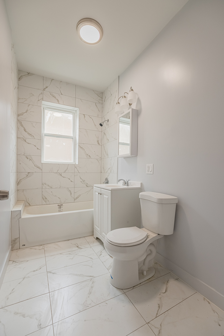19 N Pine Avenue Property Photo 9
