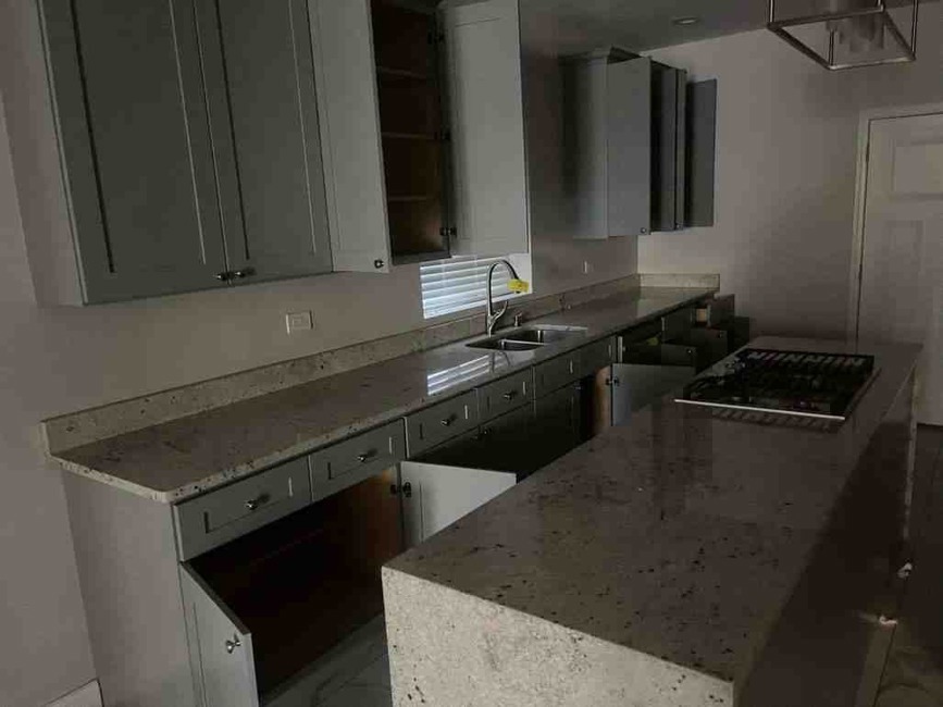 7420 S Bennett Avenue Property Photo 8