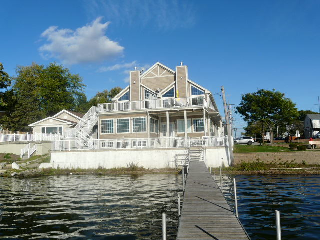 38 W Grand Avenue Property Photo 1
