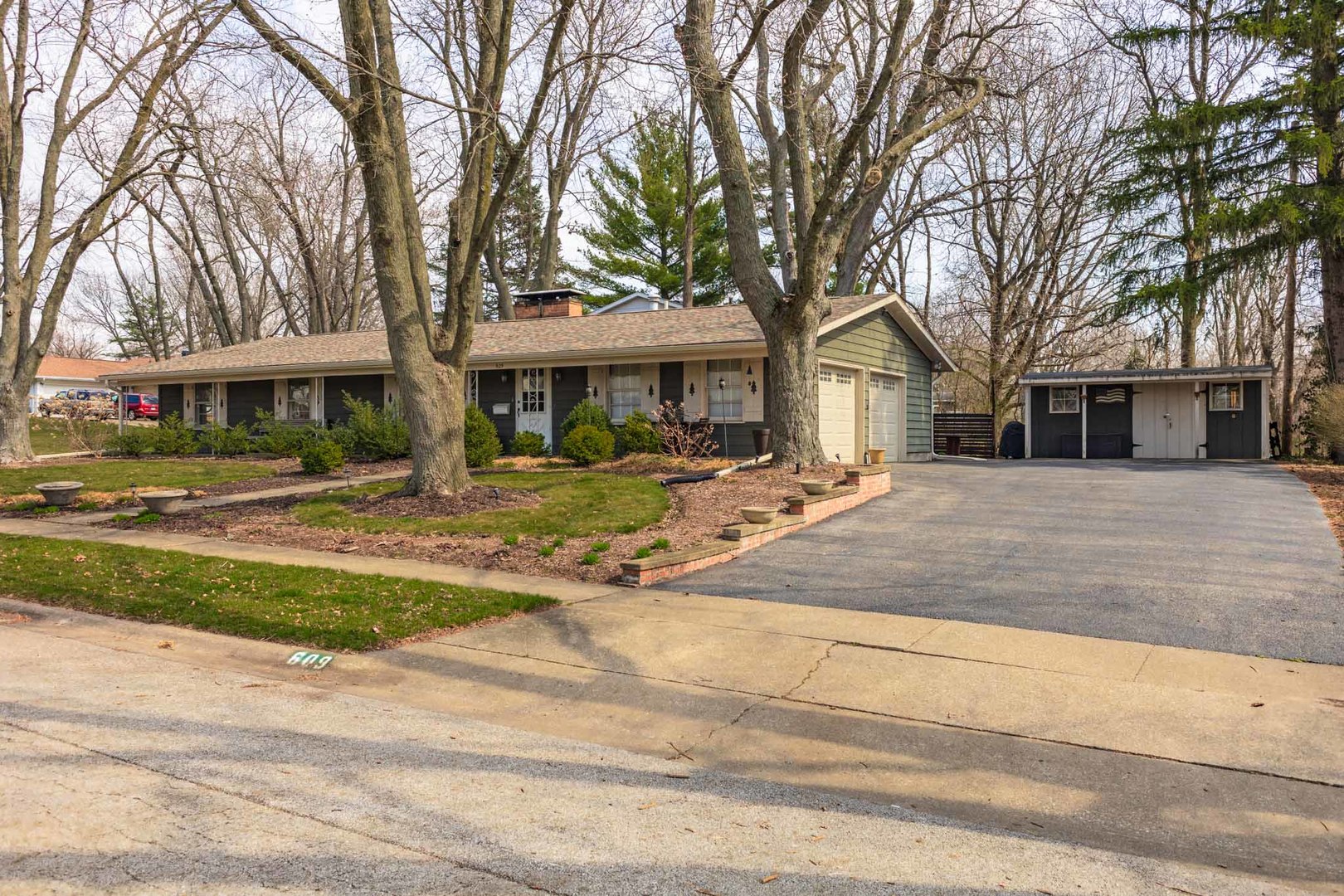 609 Northway Lane Property Photo 1