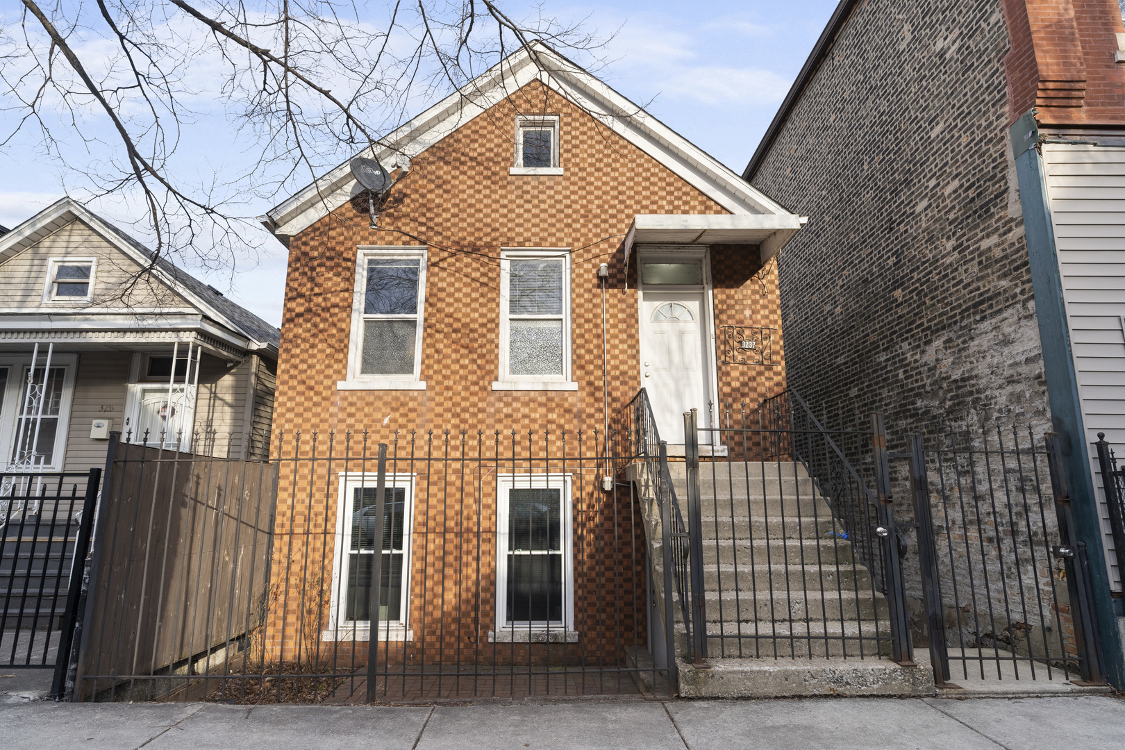 3237 S Aberdeen Street Property Photo 1
