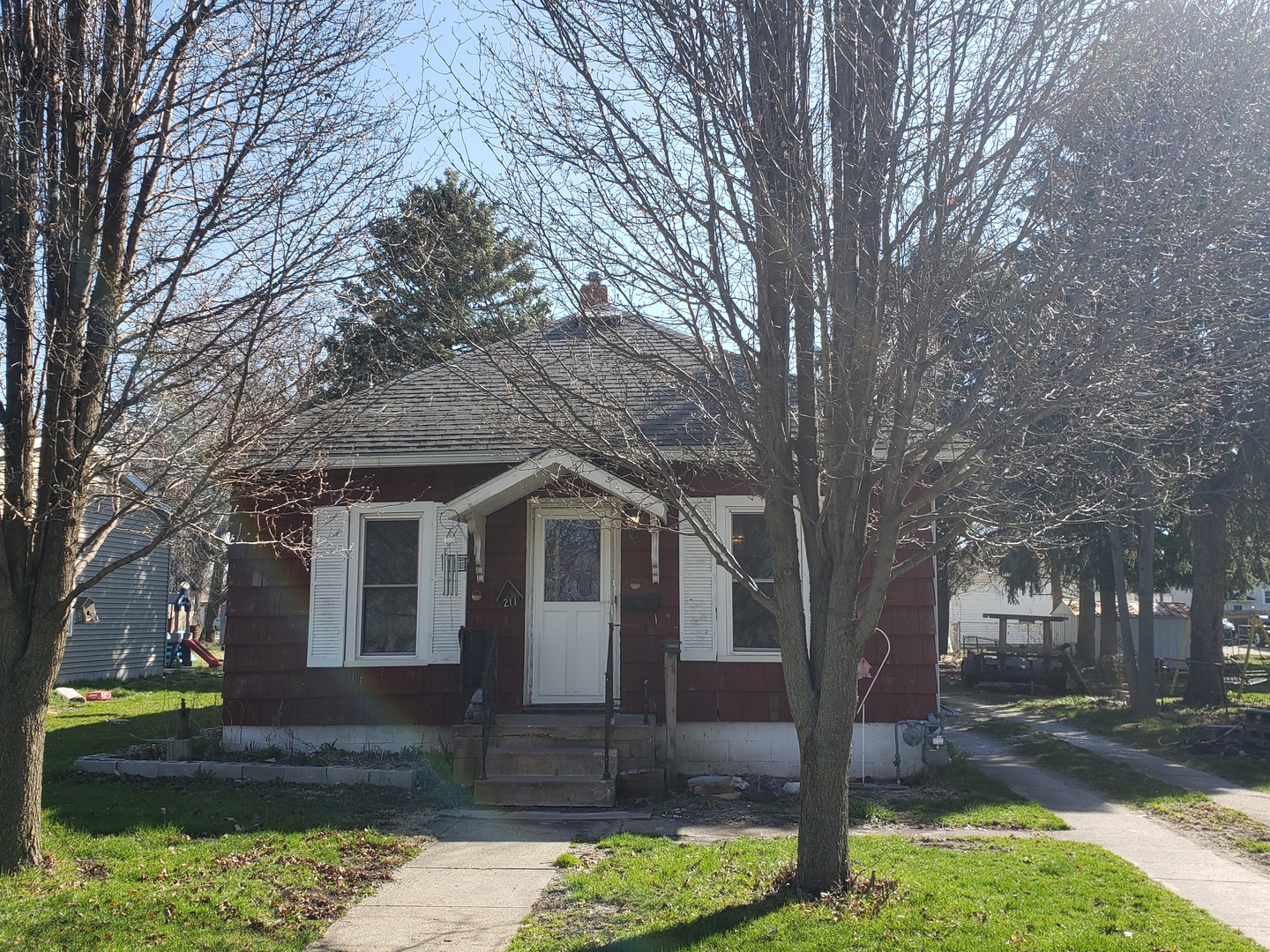 211 S Wasson Street Property Photo 1