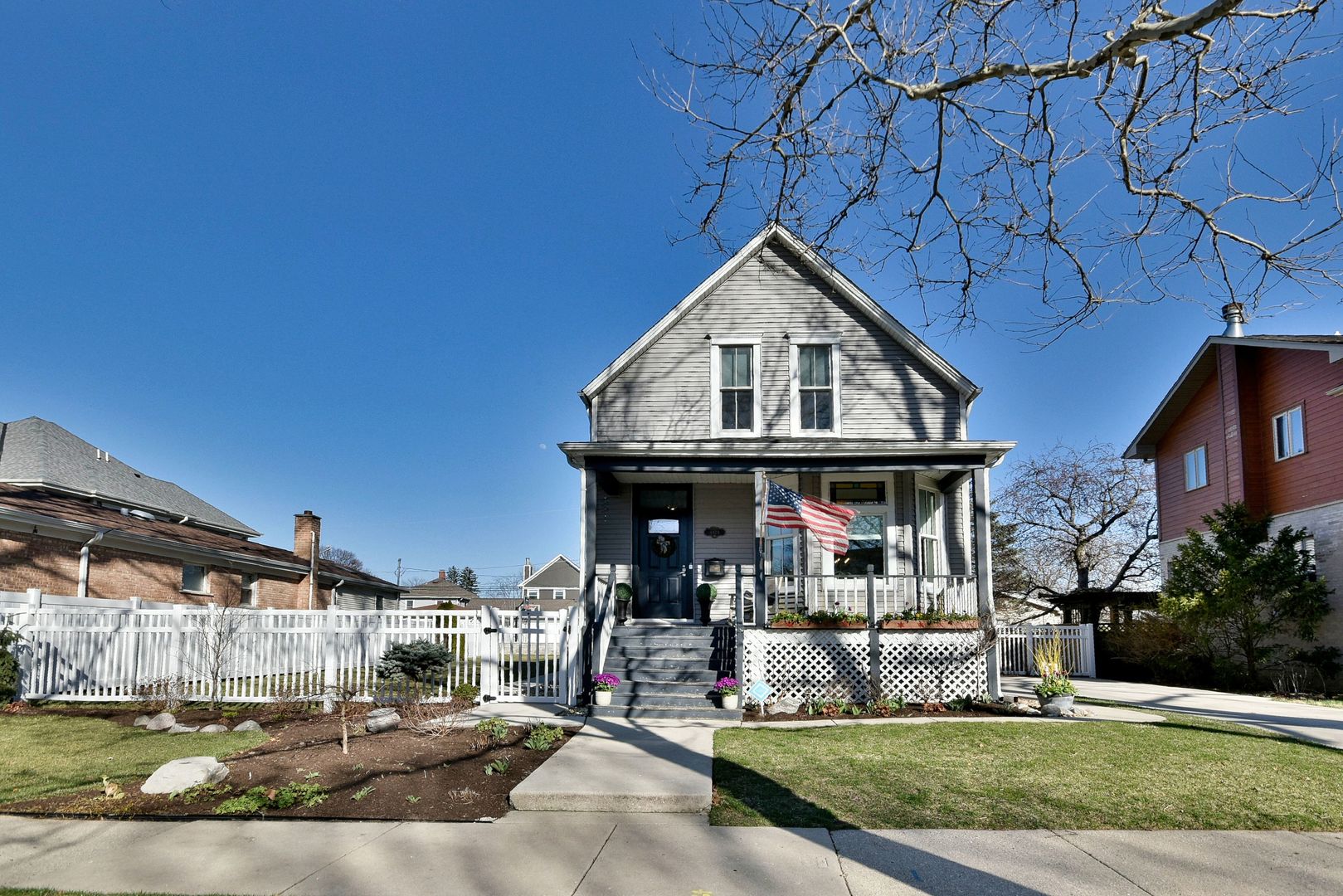 6829-31 N Oleander Avenue Property Photo 1