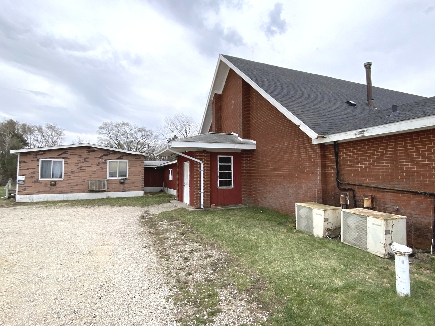 1902 N County Road 3000 Road Property Photo 2