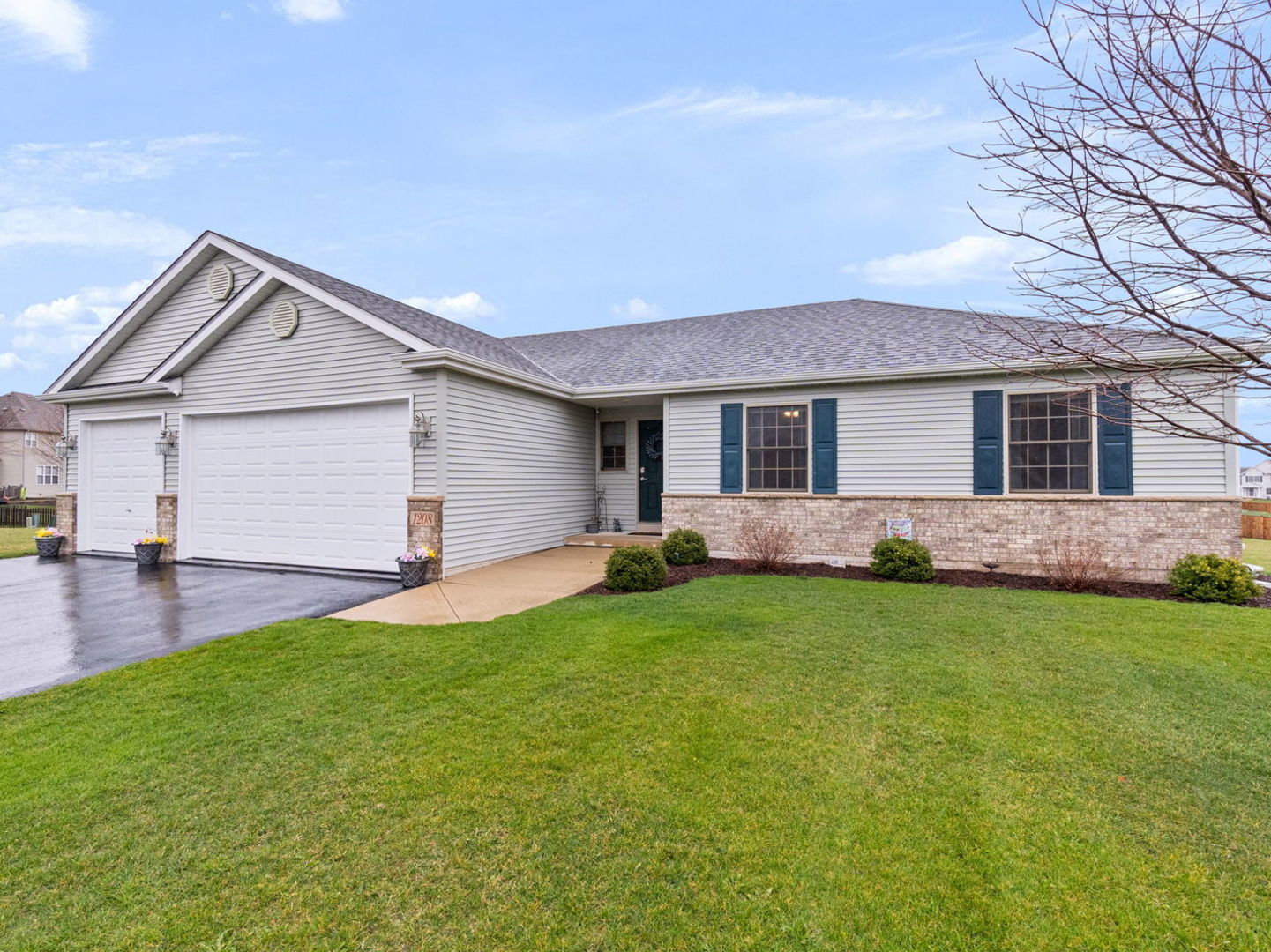 1208 Briarwood Lane Property Photo 1