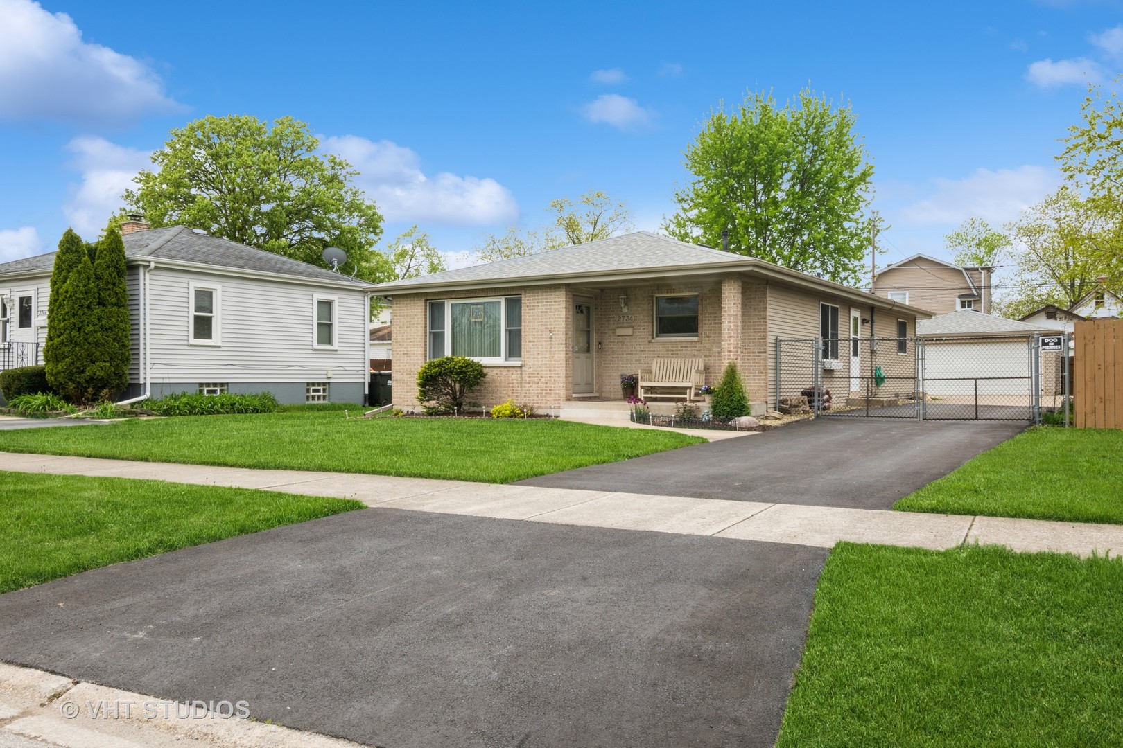 2734 Jackson Avenue Property Photo 1