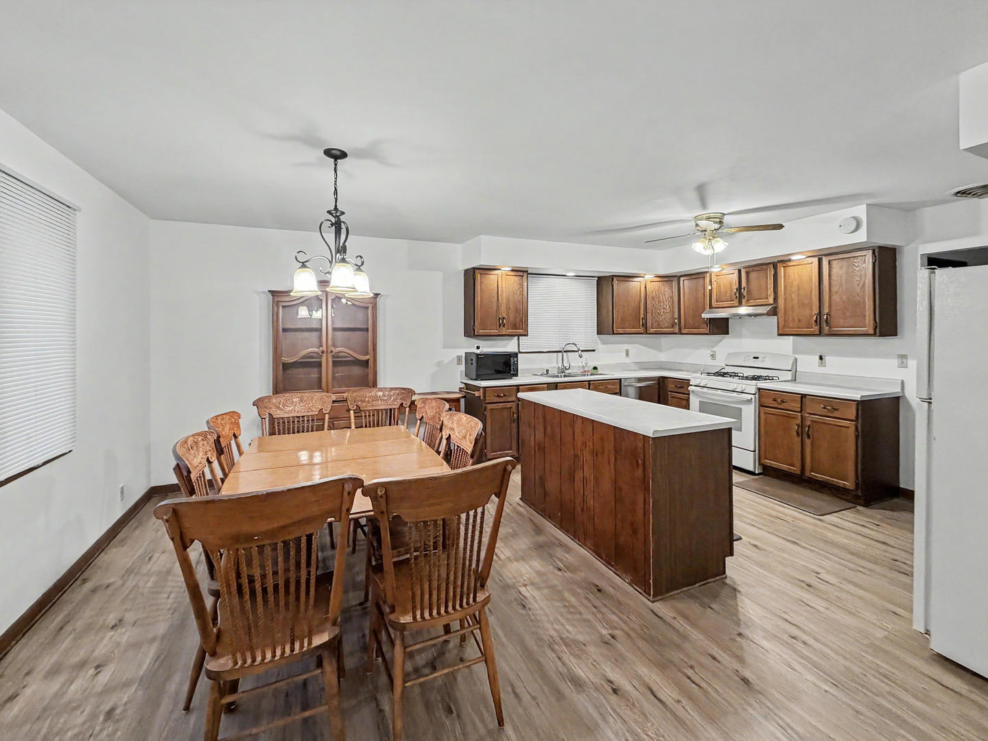 609 E Porter Avenue Property Photo 4