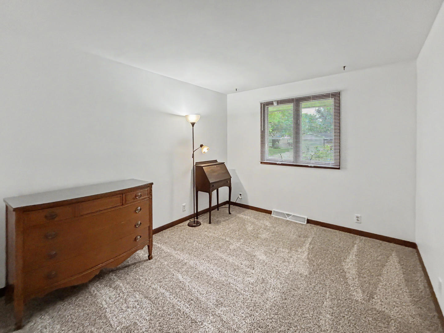 609 E Porter Avenue Property Photo 11
