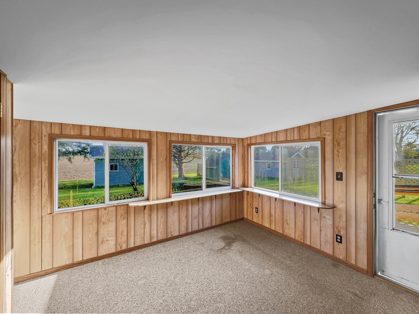 609 E Porter Avenue Property Photo 16