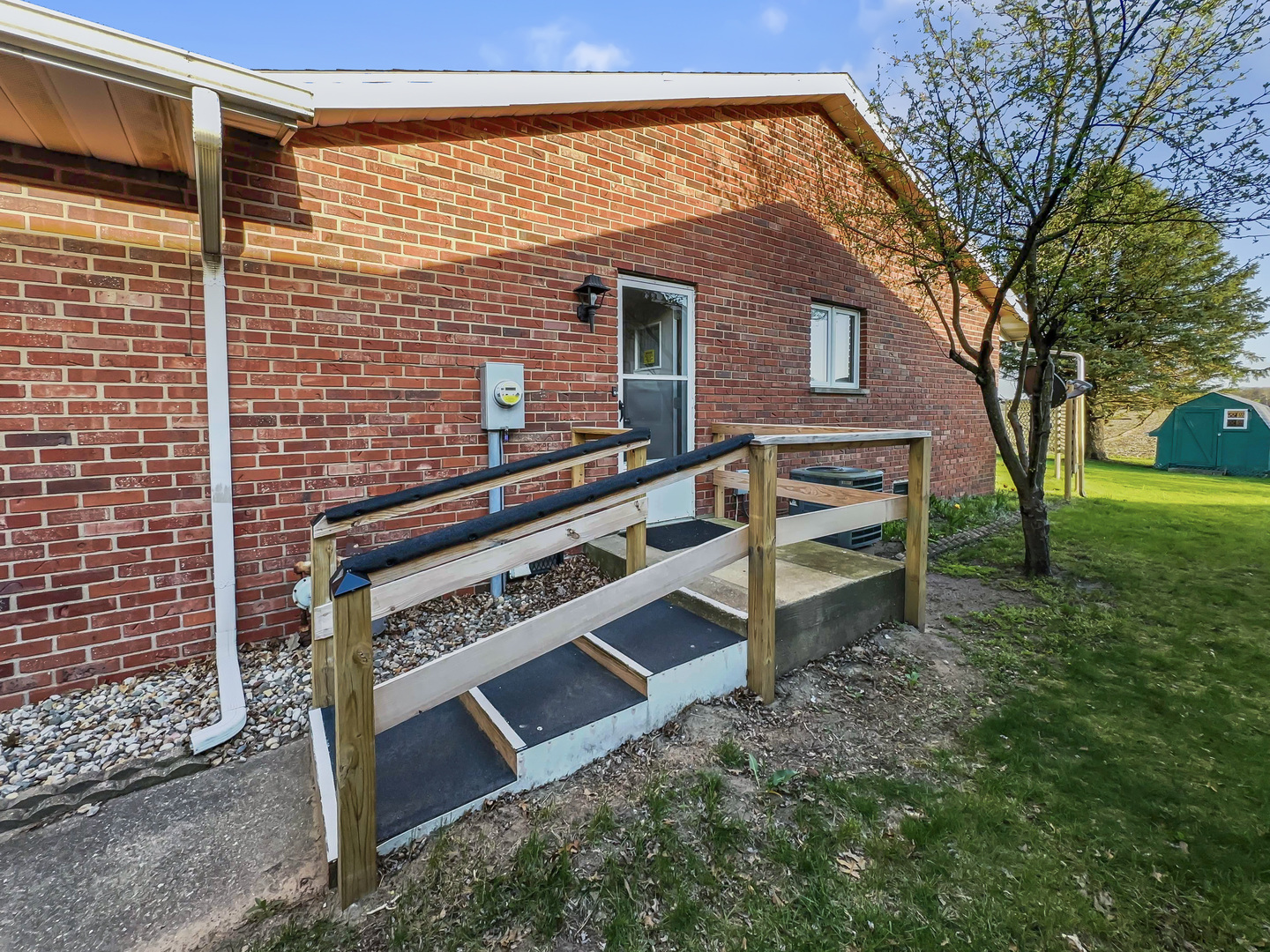 609 E Porter Avenue Property Photo 17