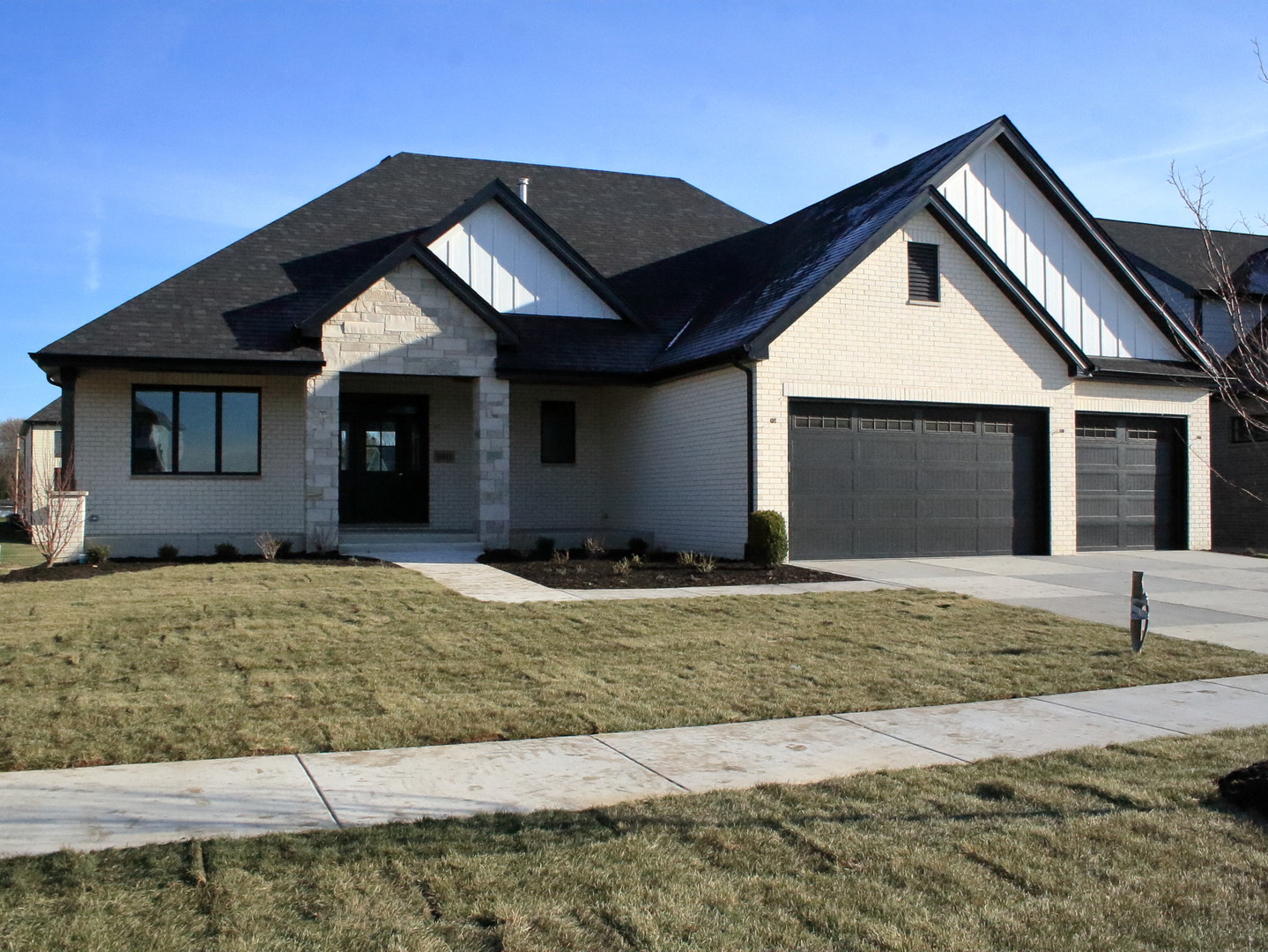 9411 Tall Grass Trail Property Photo 1