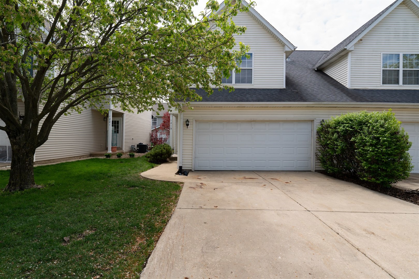 1219 Riviera Drive Property Photo 1