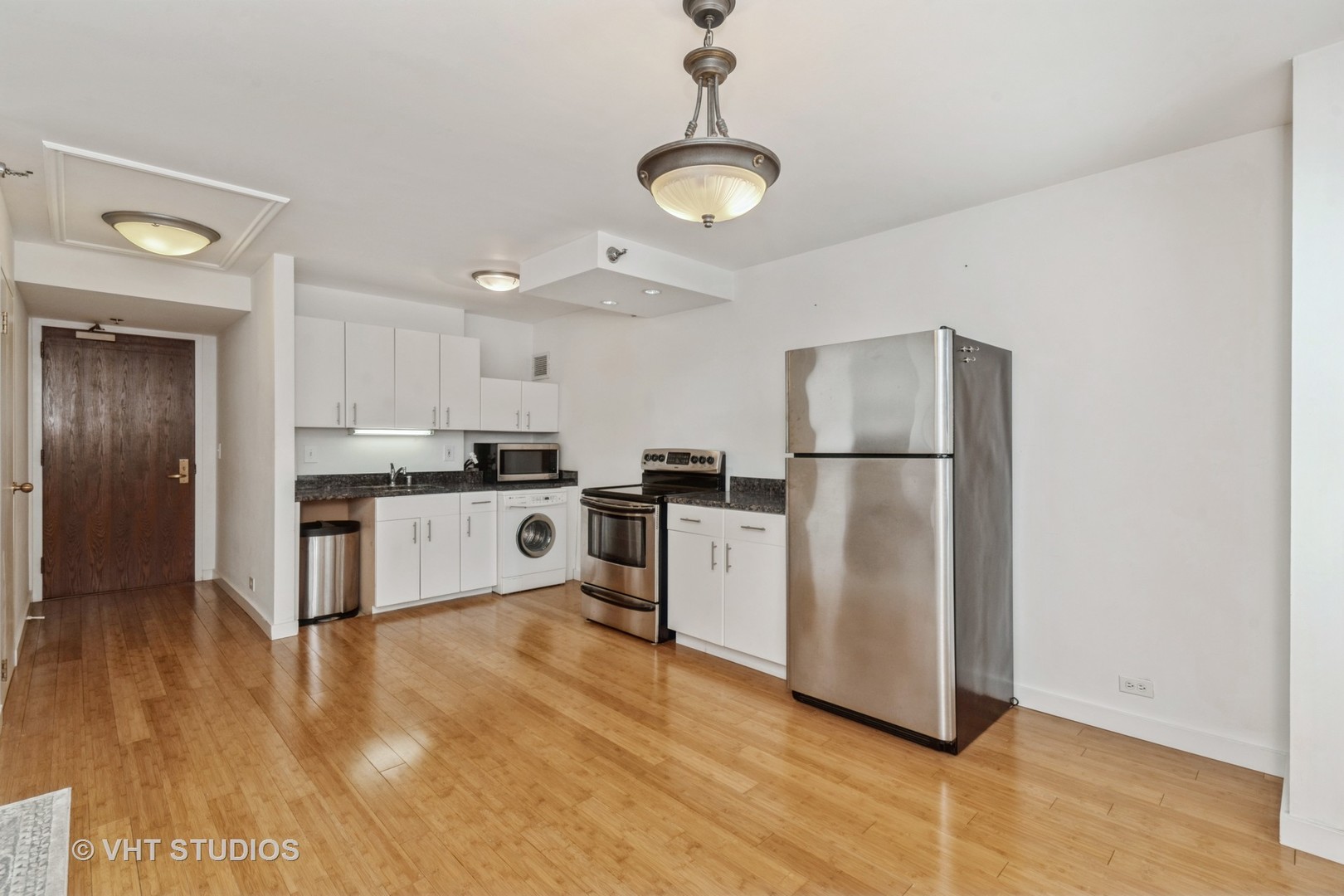 401 E Ontario St Property Photo 8