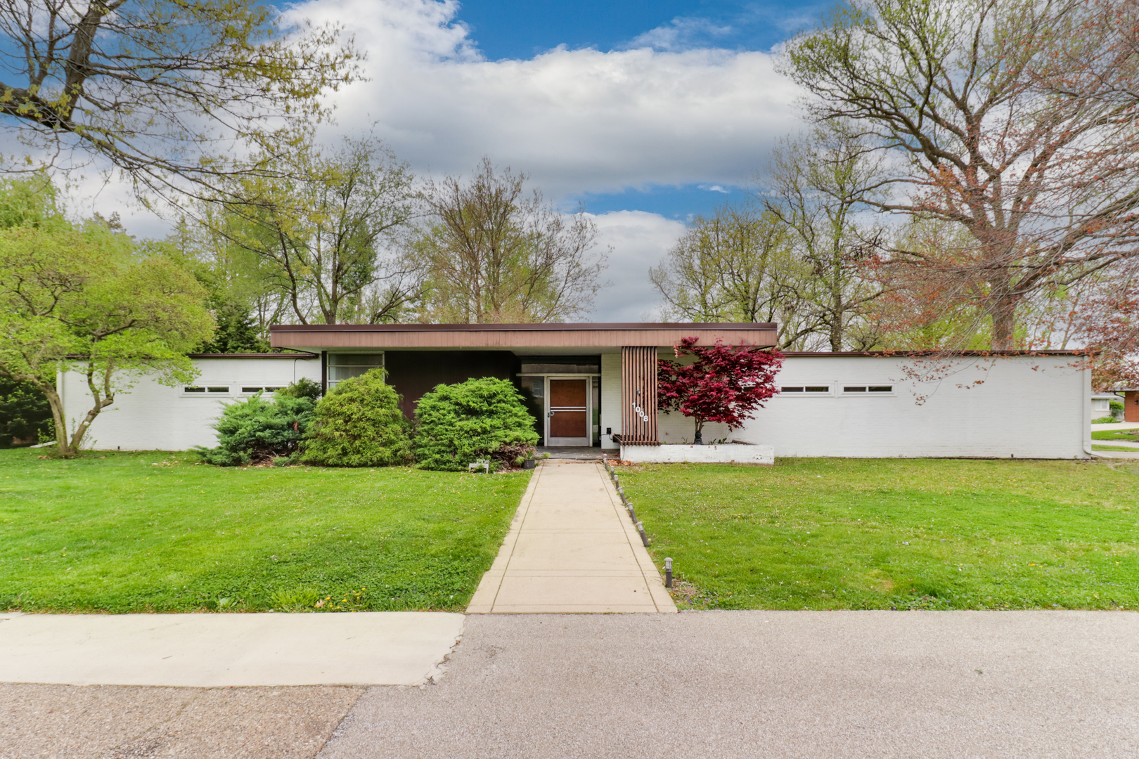 1008 Monroe Drive Property Photo 1