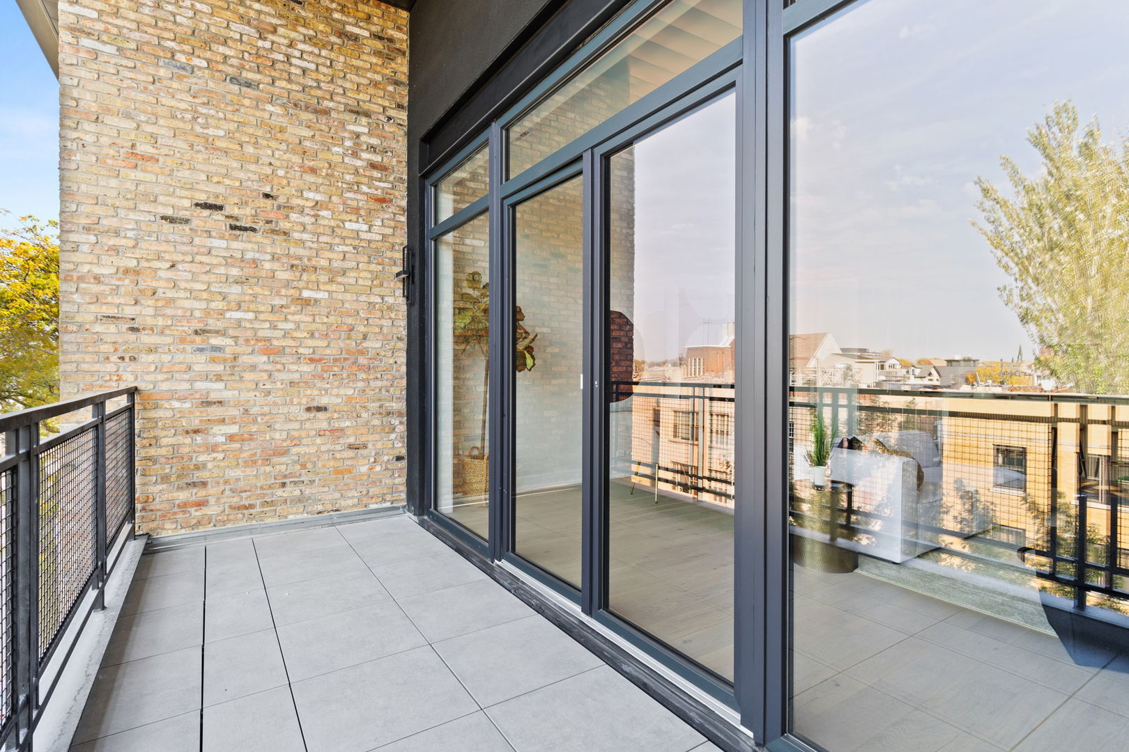 941 N Damen Avenue 201 Property Photo 6