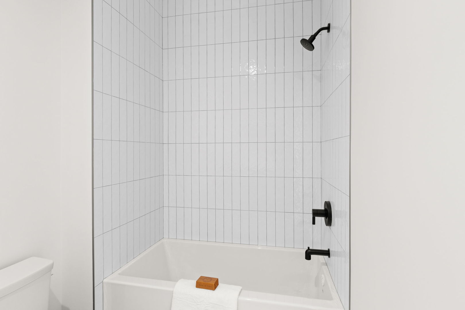 941 N Damen Avenue 201 Property Photo 20