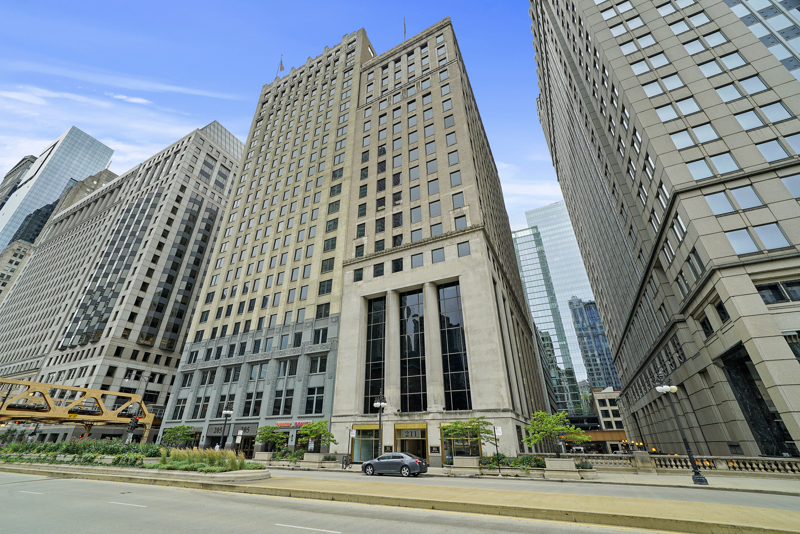 211 W Wacker Drive 600 Property Photo 1