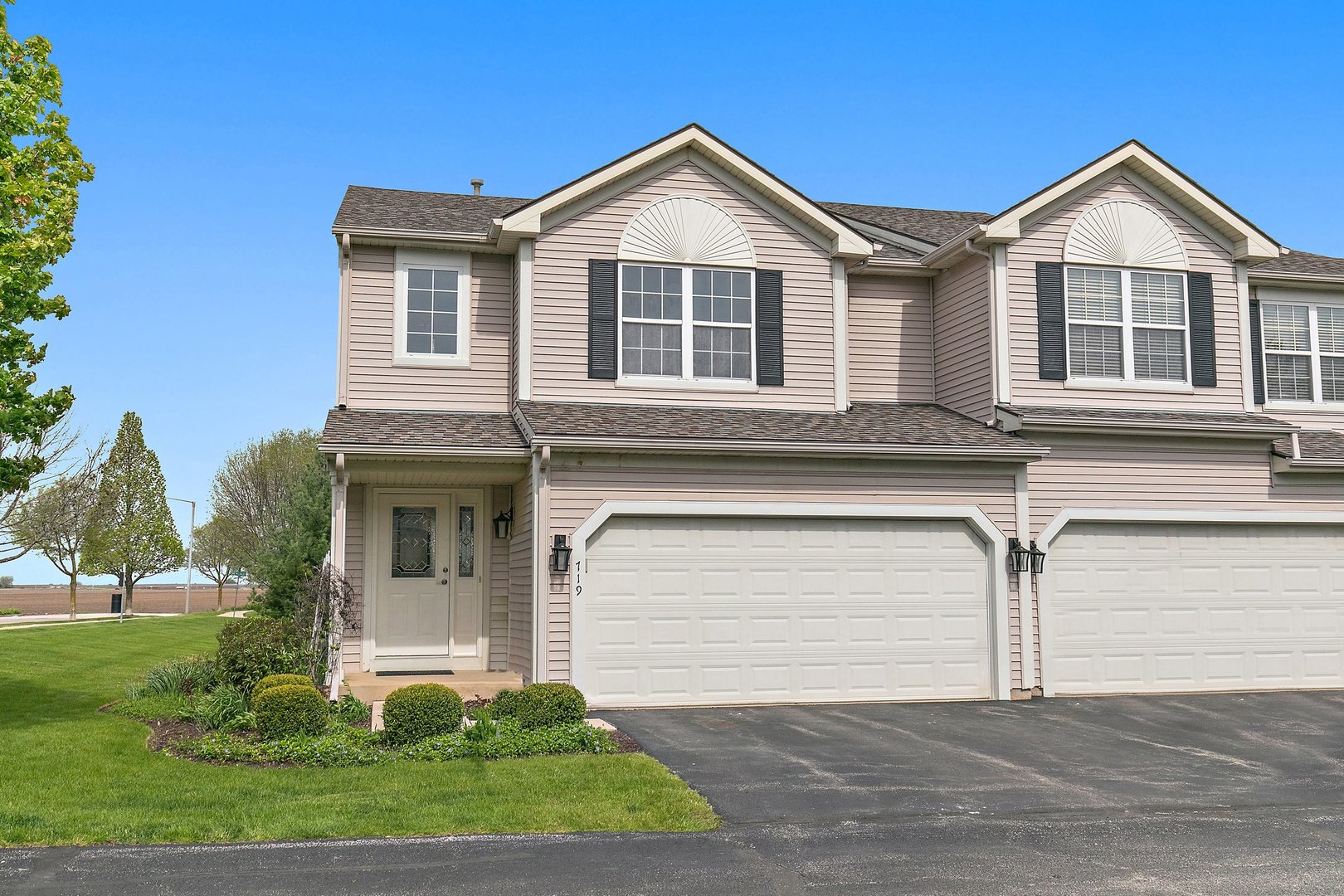 719 Blackstone Court Property Photo 1