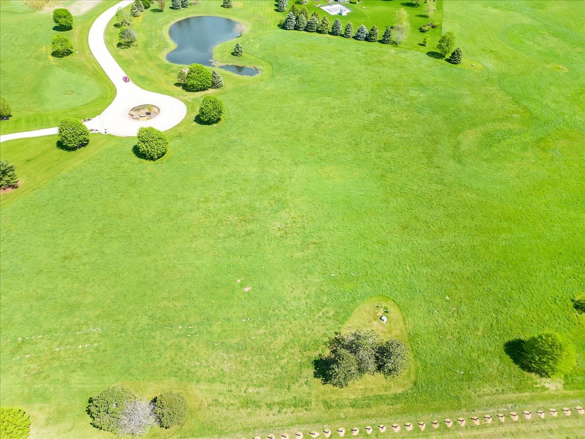 17405 Wildflower Circle Property Photo 5