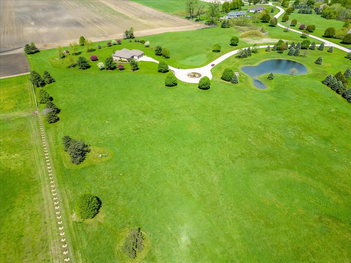17405 Wildflower Circle Property Photo 9