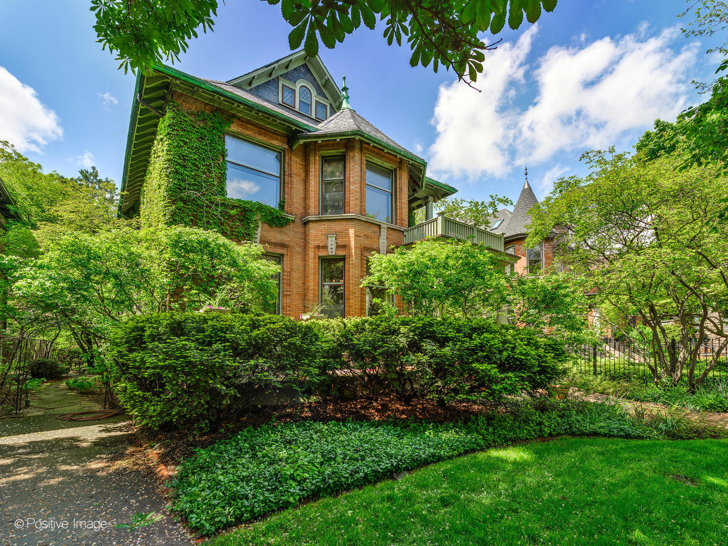 2330 N Kedzie Blvd W Property Photo