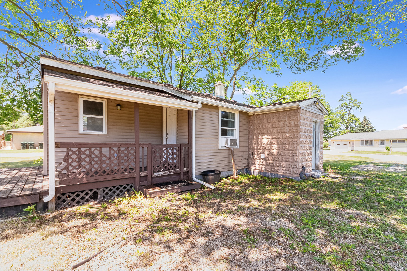 341 W Kennedy Road Property Photo 1