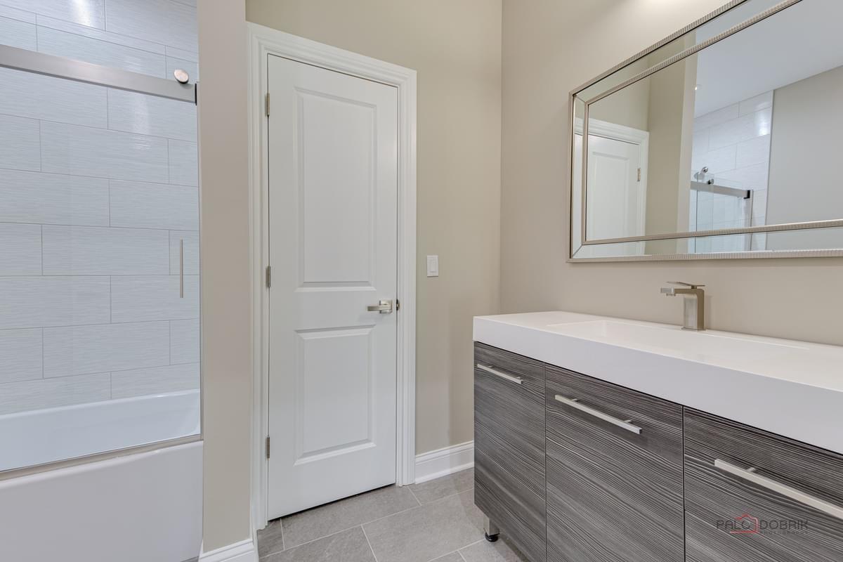 184 N East River Road C Property Photo 18