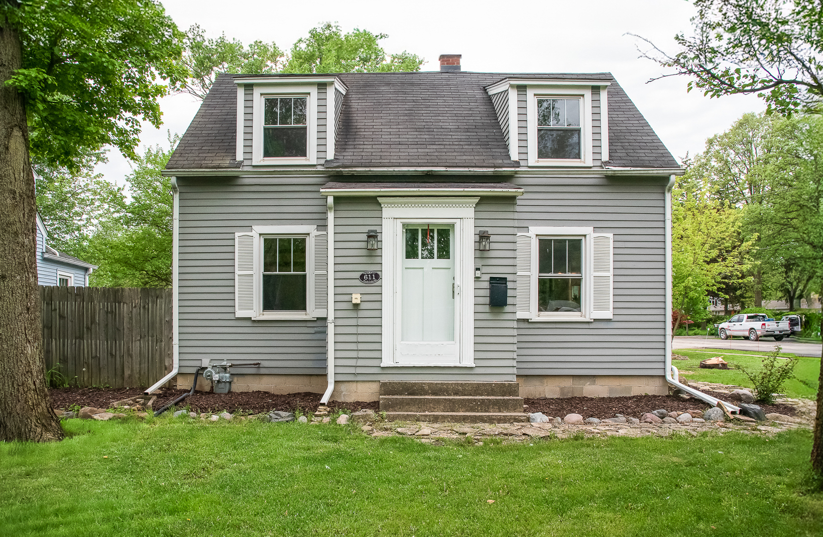 611 N Cedar Road Property Photo 1