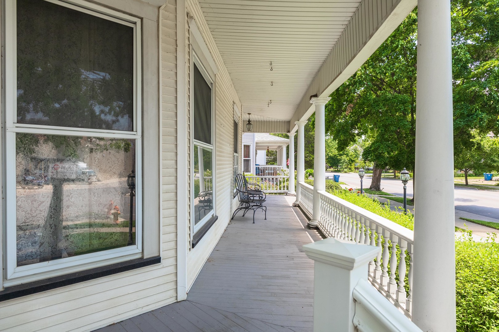 205 E Howard Street Property Photo 6