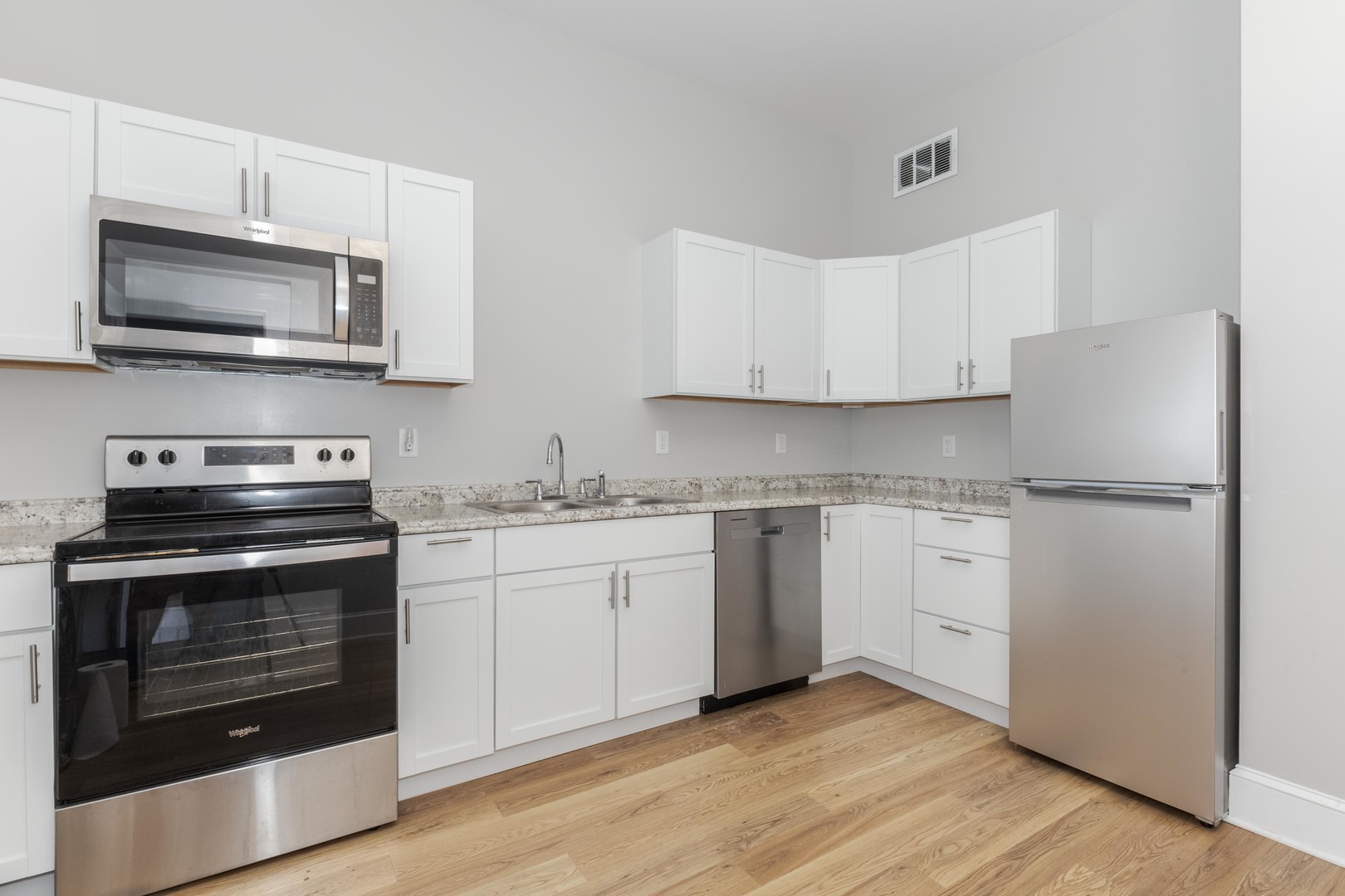 205 E Howard Street Property Photo 8