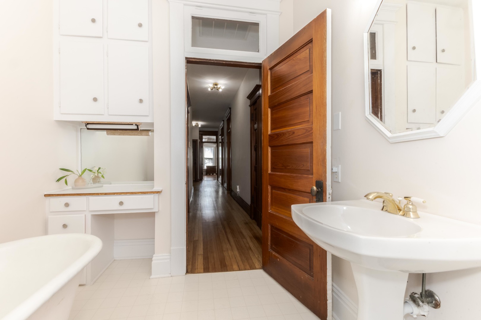 205 E Howard Street Property Photo 15