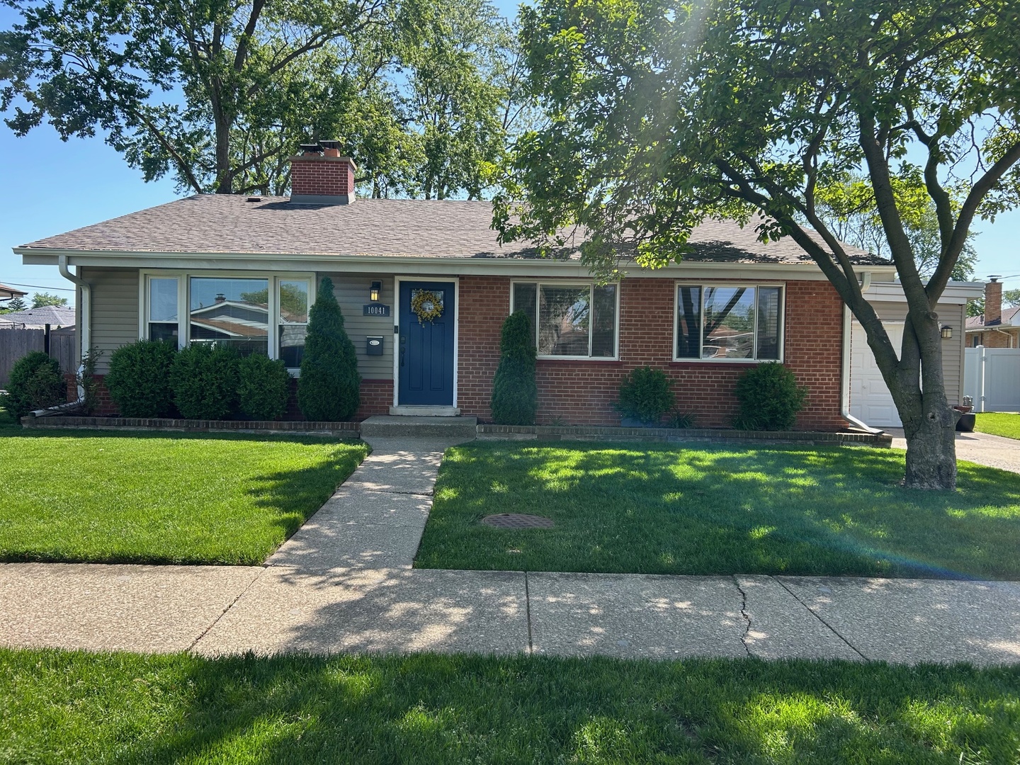 10041 S Kilbourn Avenue Property Photo 1