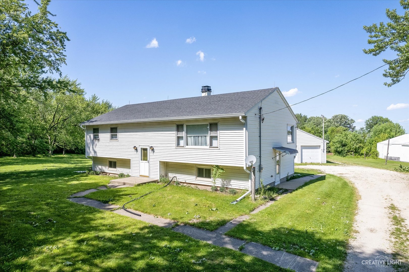 43w916 Us Highway 20 Property Photo 8