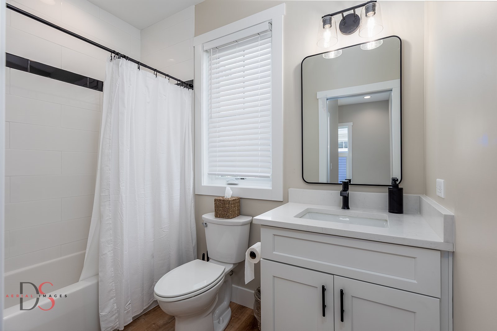 208 Leeward Way Property Photo 16