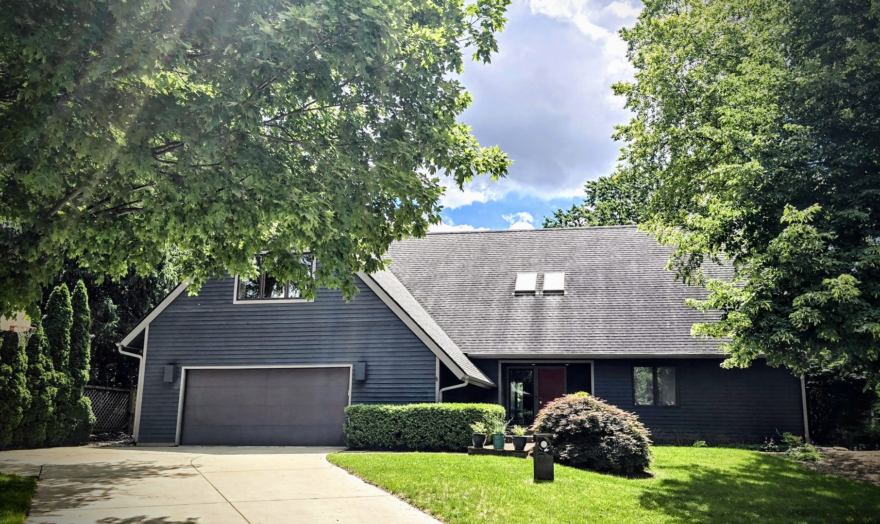 2723 Valley Brook Drive Property Photo 1