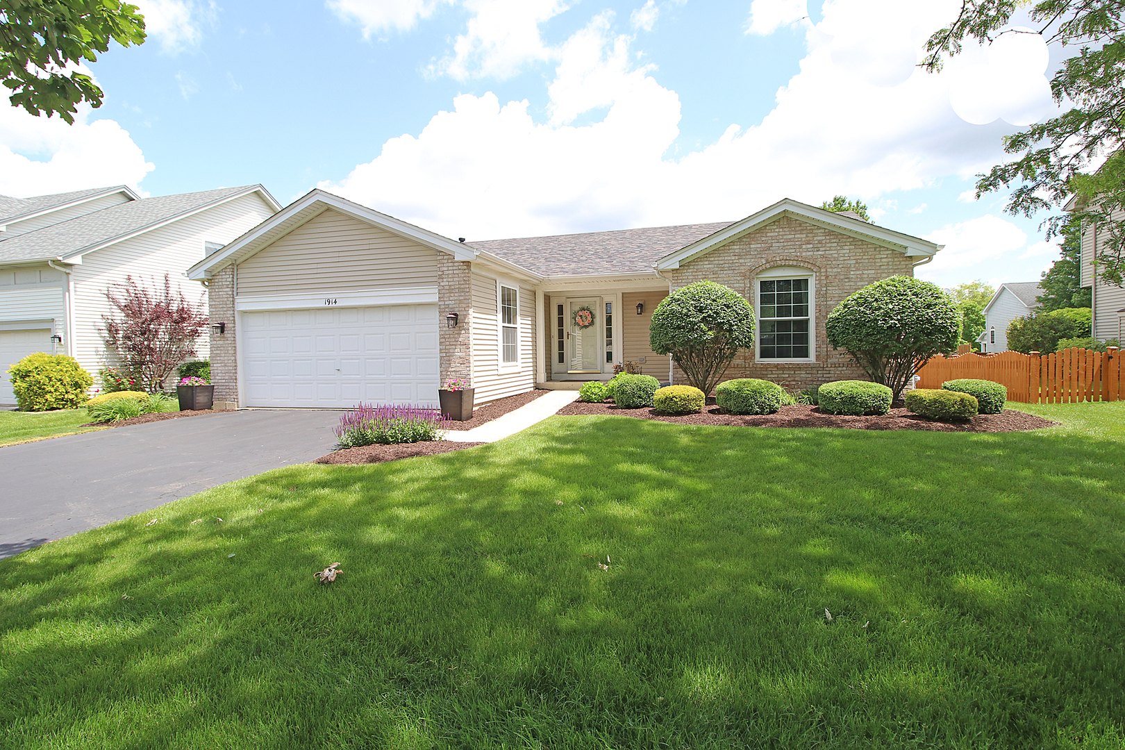 1914 Havenhill Drive Property Photo 1
