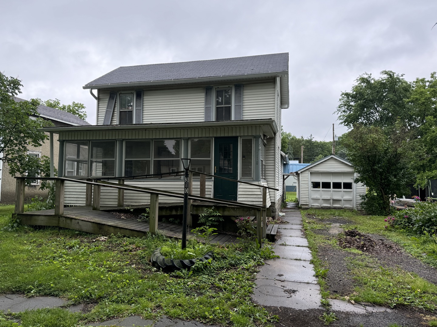 310 W Ash Street Property Photo 1