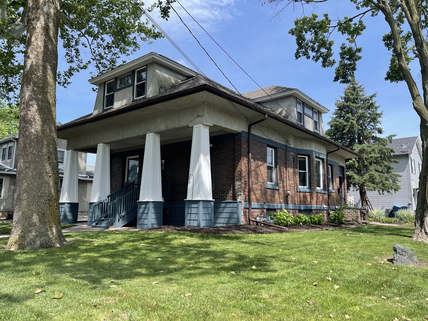 2103 5th Street Property Photo 1