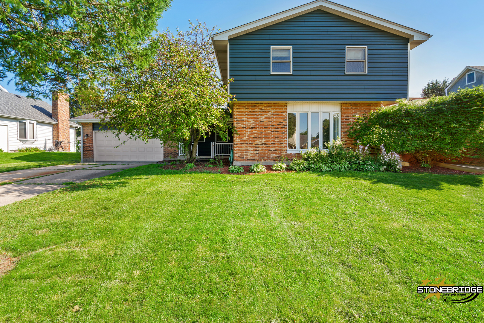 3205 W Bretons Drive Property Photo 1