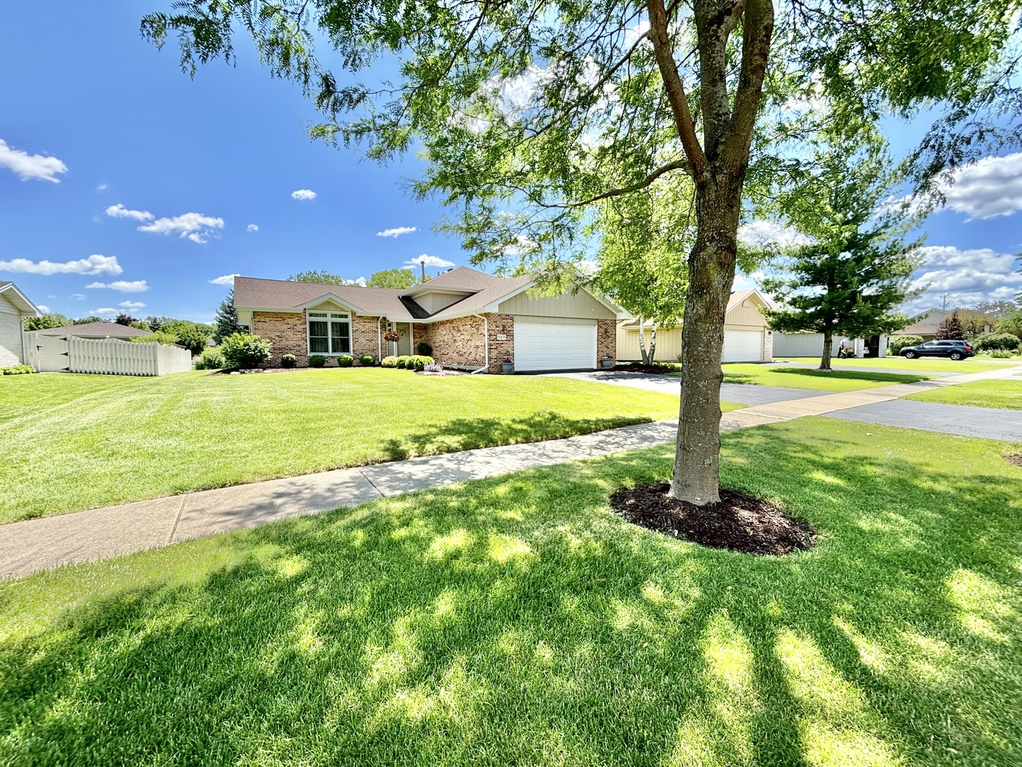 16439 Edgewood Drive Property Photo 1