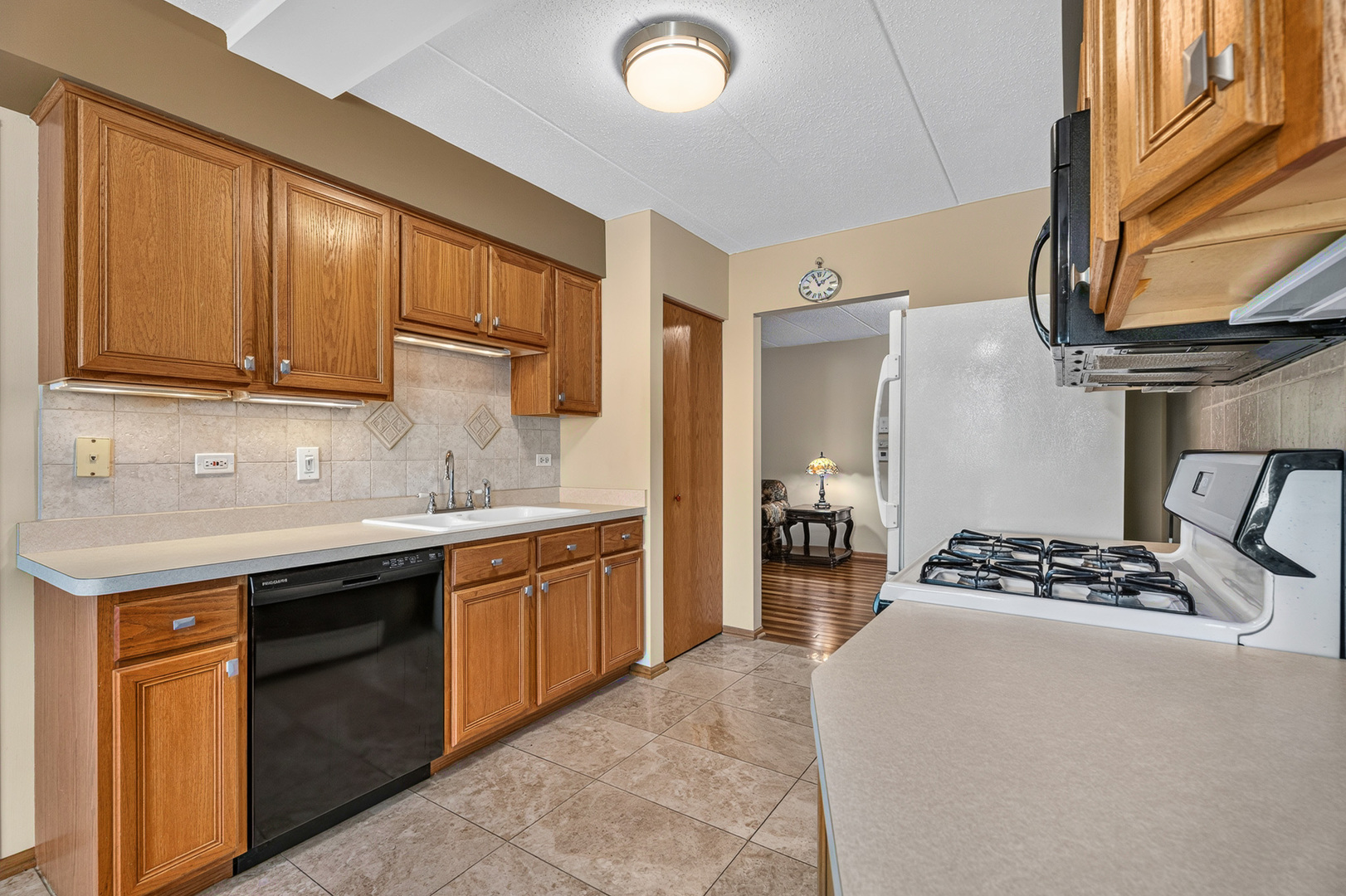 6845 Forestview Drive 2d Property Photo 17