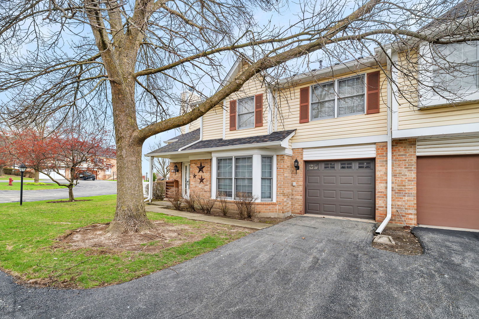 10129 Cambridge Drive G Property Photo