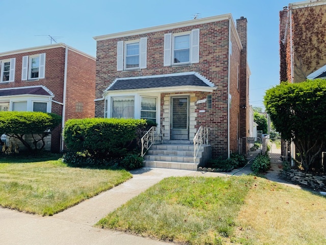 2611 W Balmoral Avenue Property Photo 1