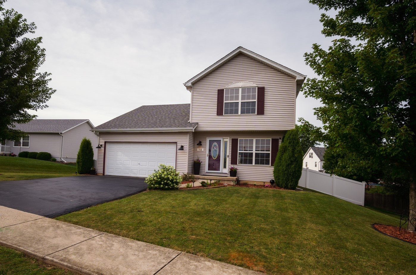 712 Lighthouse Drive Property Photo 1